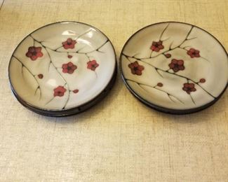 6 plates gold with red flowers