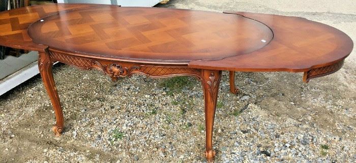 https://www.ebay.com/itm/114791775420 CC0031 ANTIQUE STYLE TABLE OVAL ORNATE WITH LEAVES NO CHAIRS Buy-It-Now $500.00