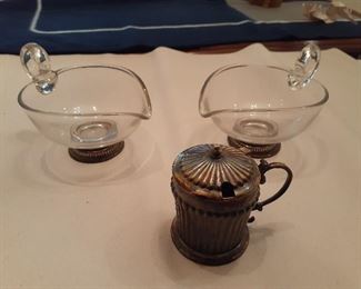 https://www.ebay.com/itm/124707856841	WRC8023 Glass and Sterling Creamer and Sugar Uship or Local Pickup		Buy-It-Now	 $50.00 
