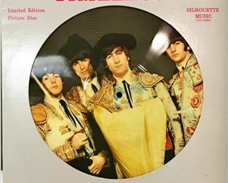 https://www.ebay.com/itm/114792308315	BM0110 THE BEATLES " TIMELESS" LP LIMITED EDITION PICTURE DISC S.M.-10004 		Buy-It-Now	 $20.00 
