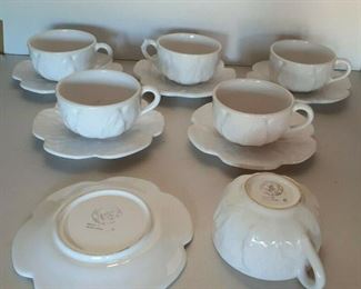 https://www.ebay.com/itm/114793059164	CC8028 BORDALLO PINHEIRO PORTUGUESE CUP AND SAUCER SET OF 6 UShip or Local Picku		Buy-It-Now	 $40.00 
