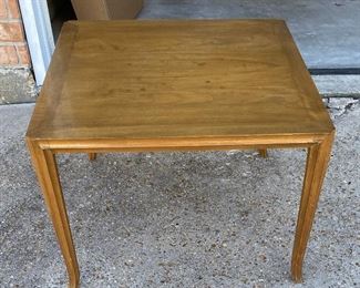 https://www.ebay.com/itm/114792308325	CF9209 Mid Century Modern Baker Furniture Accent Table UShip or Local Pickup		Buy-It-Now	 $50.00 
