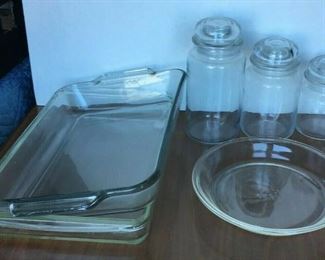 https://www.ebay.com/itm/124679467254	KG0056 LOT OF GLASS KITCHENWARE CASSEROLE, ROUND AND JARS Local Pickup		OBO	19.99
