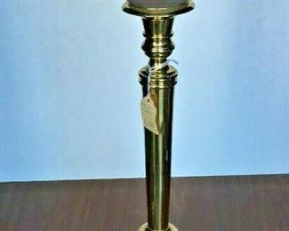 https://www.ebay.com/itm/114764865361	KG0062 TAMP LAMP WITH FLOWER GLASS SHADE AND BRASS BASE		OBO	29.99
