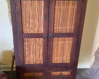 https://www.ebay.com/itm/124724738170	TM9108 Rattan and Wood Cabinet  Local Pickup		Buy-It-Now	 $99.99 
