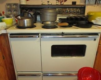 cast iron pans & 40" electric stove 