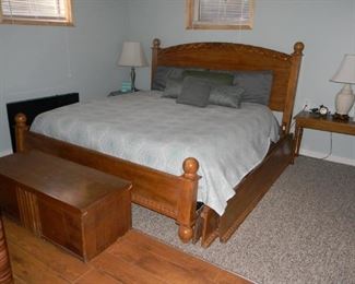 KING size bed nice decoration also on the rail  / LANE cedar chest