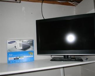 several TV's 