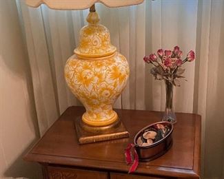 Vintage lamp with yellow floral motif 