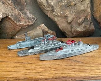 Tootsietoy Military Ships/Manoil Submarine