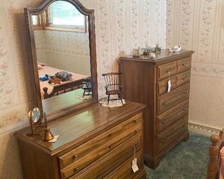 Solid Wood Dresser with Mirror & Tall Dresser  (5 Piece Bedroom Set)