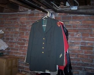 MILITARY UNIFORM & OTHER CLOTHING