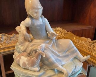 Lladro ...no Taos all have boxes all excellent some unboxed just for the sale...this one exception has a tiny missing horn