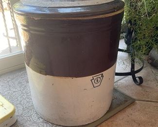 5 gallon crock with lid
