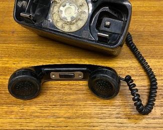 Vintage Motorola car phone ...To Register and To Bid go to https://capitolsalesservices.hibid.com..