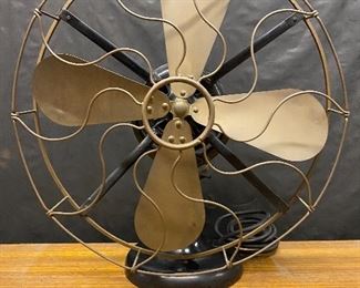 Western Electric Brass Oscillating table fan...To Register and To Bid go to https://capitolsalesservices.hibid.com...