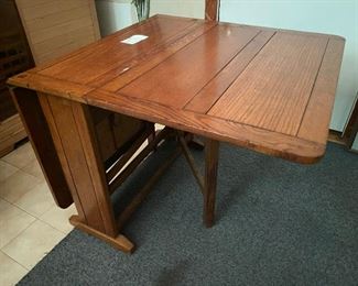 English drop leaf table with gate legs.  ...To Register and To Bid go to https://capitolsalesservices.hibid.com... 