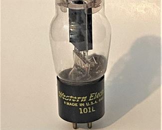 Western Electric Vacuum Tube 101L ...To Register and To Bid go to https://capitolsalesservices.hibid.com... 