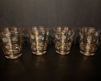 A set of vintage mid century glass double old fashion barware 'Aztec' pattern by Culver   (Photos by BC of Capitol Sales Services ) ...To Register and To Bid go to https://capitolsalesservices.hibid.com... 