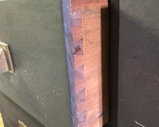 Dovetail construction 