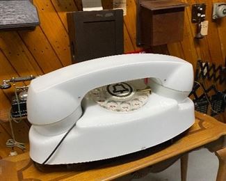 Large Bell Telephone Display Phone  (Photos by BC)  ...To Register and To Bid go to https://capitolsalesservices.hibid.com... 