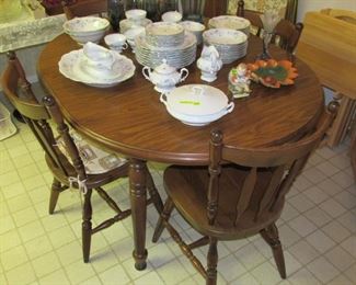 Table with 8 Chairs and 2 Leaves