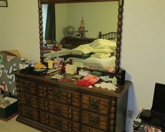 9 Drawer Dresser with Mirror