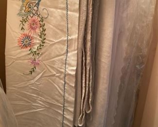 Lots of Vintage Bed and Table Linens
