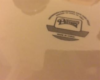 Storage area - more dishes & glasses sets