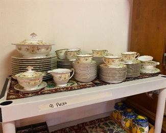 92 piece set of dishes