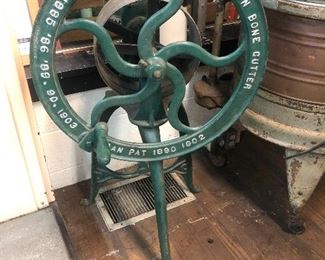 1903 Mann’s Green Bone  grinder




