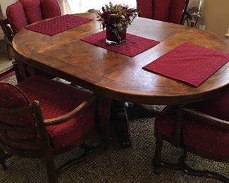 Dining room table & chairs