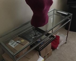 Sofa table, mannequin 