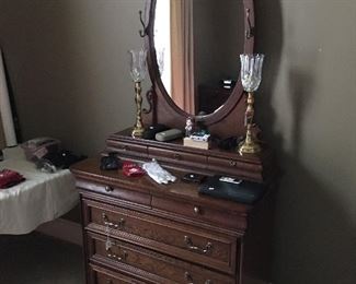 Dresser