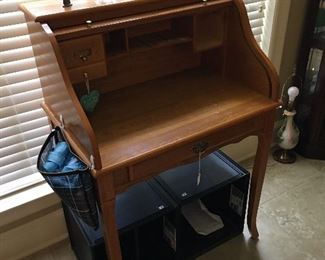 Roll top desk