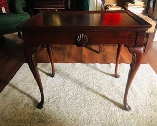 
Cherry Queen Anne Style Tea Table w/2 Side Pullout Candle Stands
