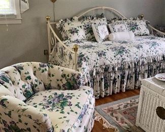 Matching chair & daybed 
