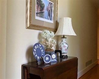 Drop leaf table & accessories 