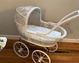 Wicker doll carriage 