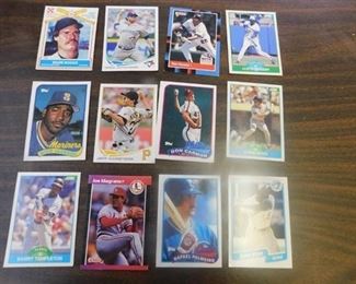 12 Baseball Cards including Willie Wilson