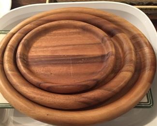 Set of wooden bowls.