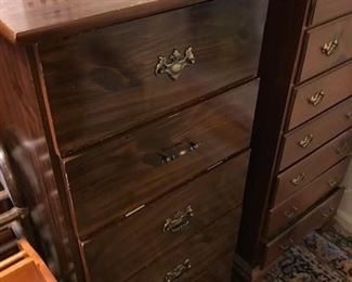 Four-drawer chest of drawers.