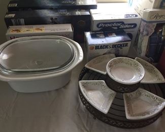 Hummel plates and figures.