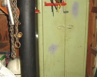 Vintage Metal Cabinet, Check Out Bottom NO Rust!