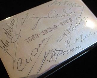 PRESENTATION 830 SILVER MATCH BOX WITH SIGNATURES