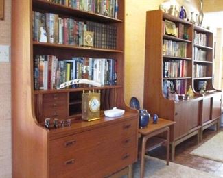 TRIO OF MID CENTURY MODERN BOOKCASES AND CONTENTS