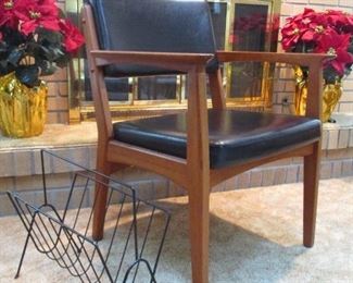 VINTAGE 50'S DANISH MODERNE CHAIR AND WIRE BOOK RACK