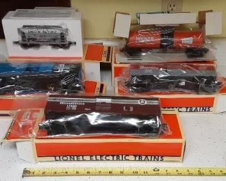 5 Lionel Train Cars, NIB