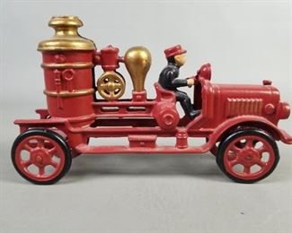 VINTAGE CAST IRON FIRE ENGINE
