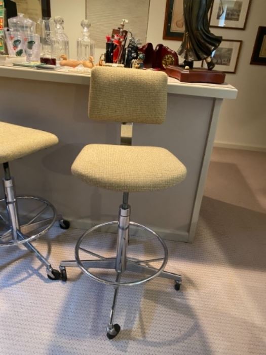 5 great swivel stools with casters